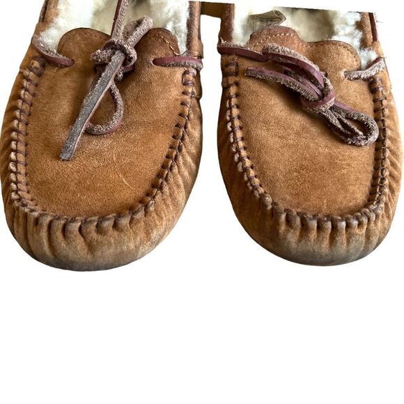UGGS Dakota Moccasin Slip-on in Chestnut - Picture 7 of 9